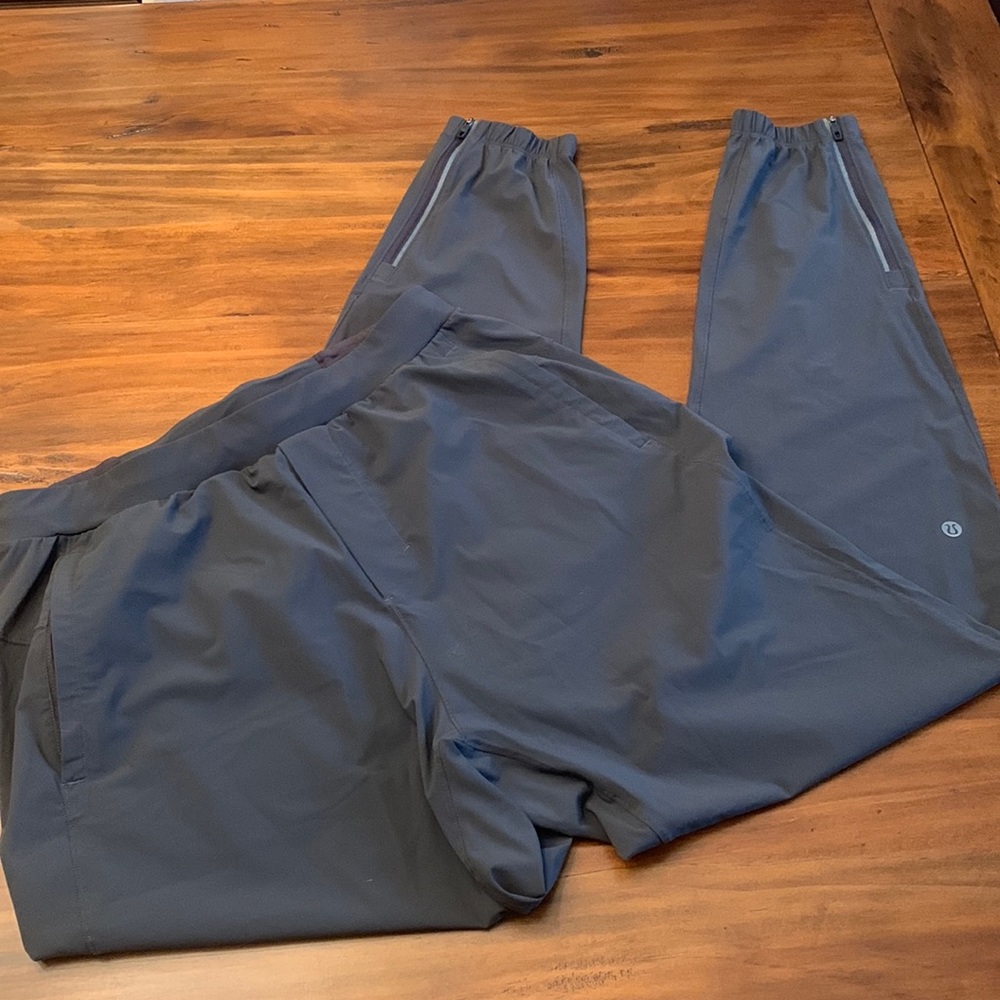 Lululemon Men’s Surge jogger